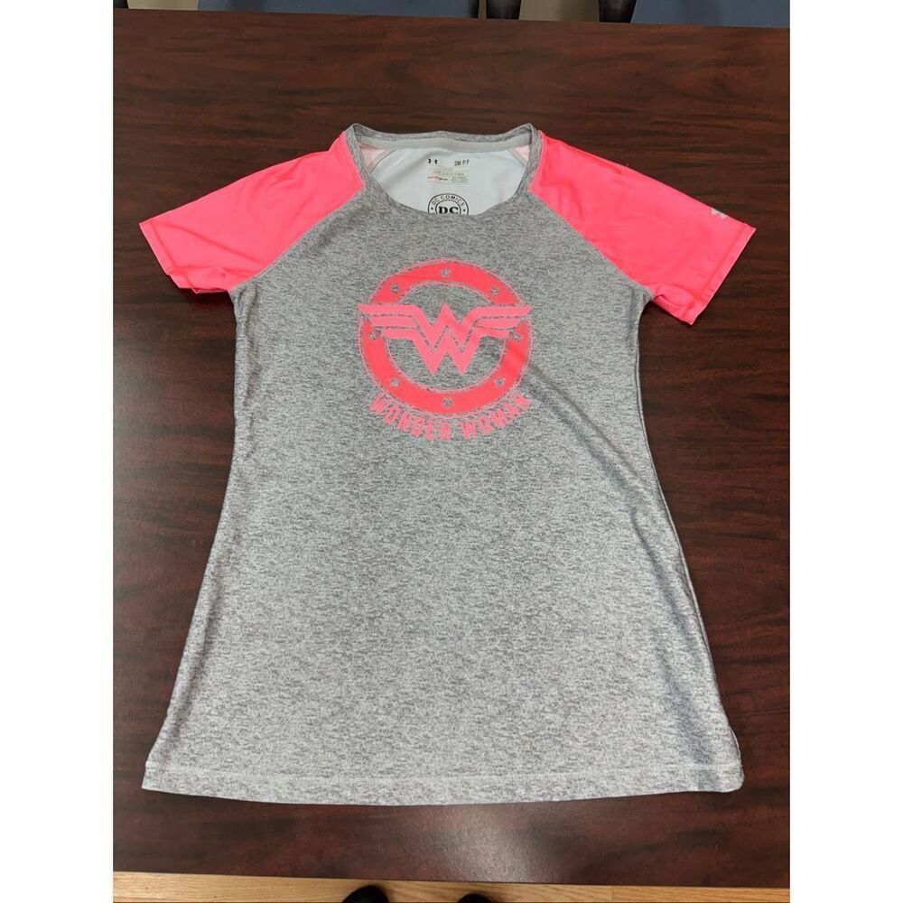 Under Armour Wonder Woman Fitted Short Sleeve Athletic Shirt Size Small
